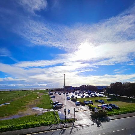 Seaview 2 Bedroom Apartment Littlehampton Extérieur photo